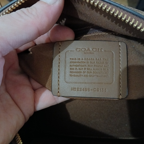 Coach purse - Picture 5 of 9